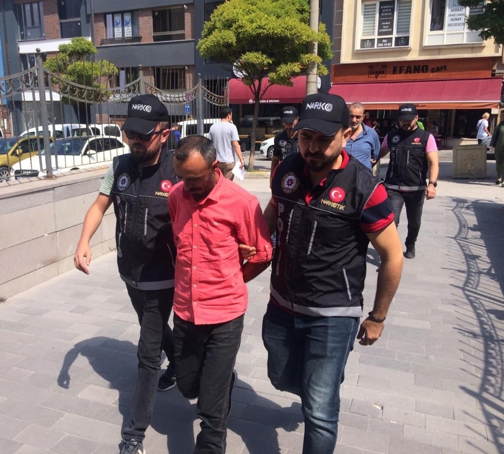 Uyuşturucu kaçakçıları adliye 