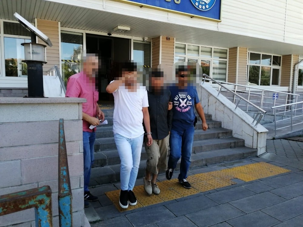 Uyuşturucu madde ticareti yapan 5 şüpheli tutuklandı 