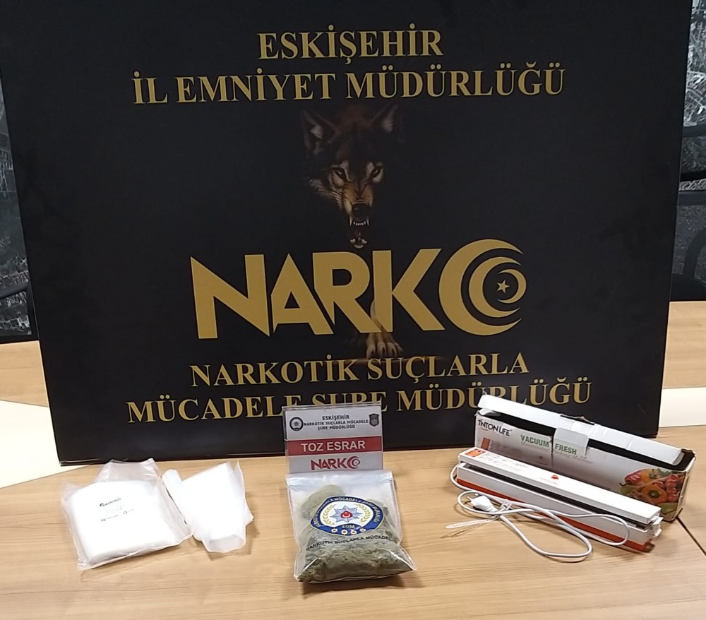 Uyuşturucu maddeler stepneden çıktı 
