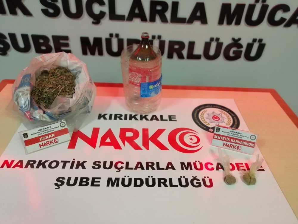 Uyuşturucu maddeyi çatı katına zulaladılar 