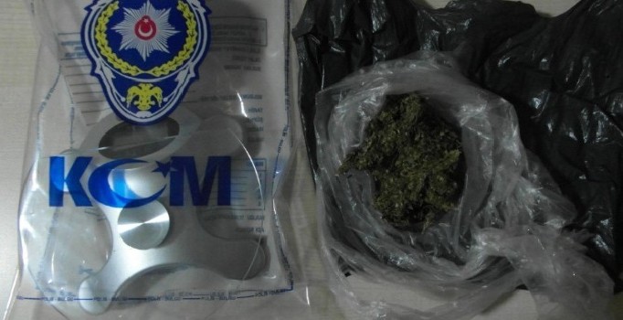 Uyuşturucu operasyonu: 2 zanlı tutuklandı