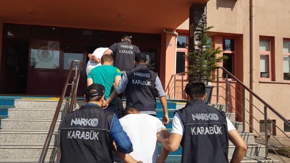 Uyuşturucu operasyonunda 2 tutuklama 