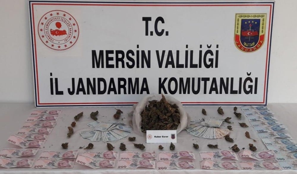 Uyuşturucu satan 2 kişi gözaltına alındı 