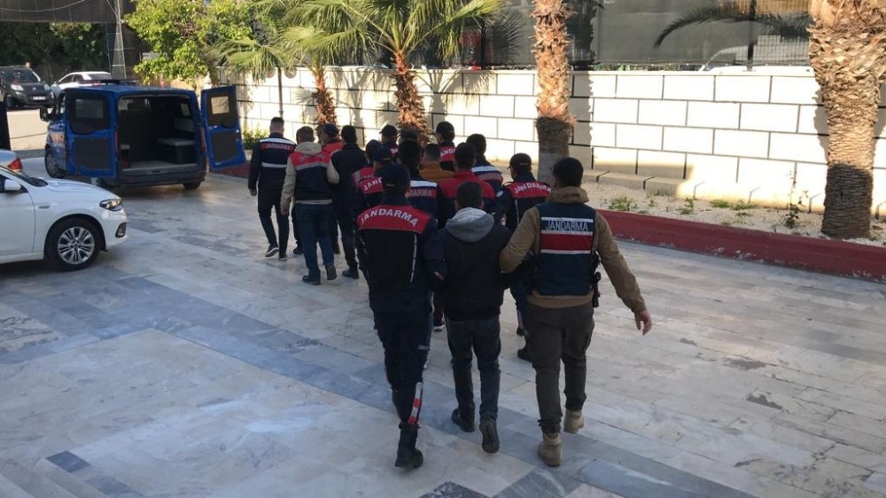 Uyuşturucu satıcılarına operasyon; 10 gözaltı 