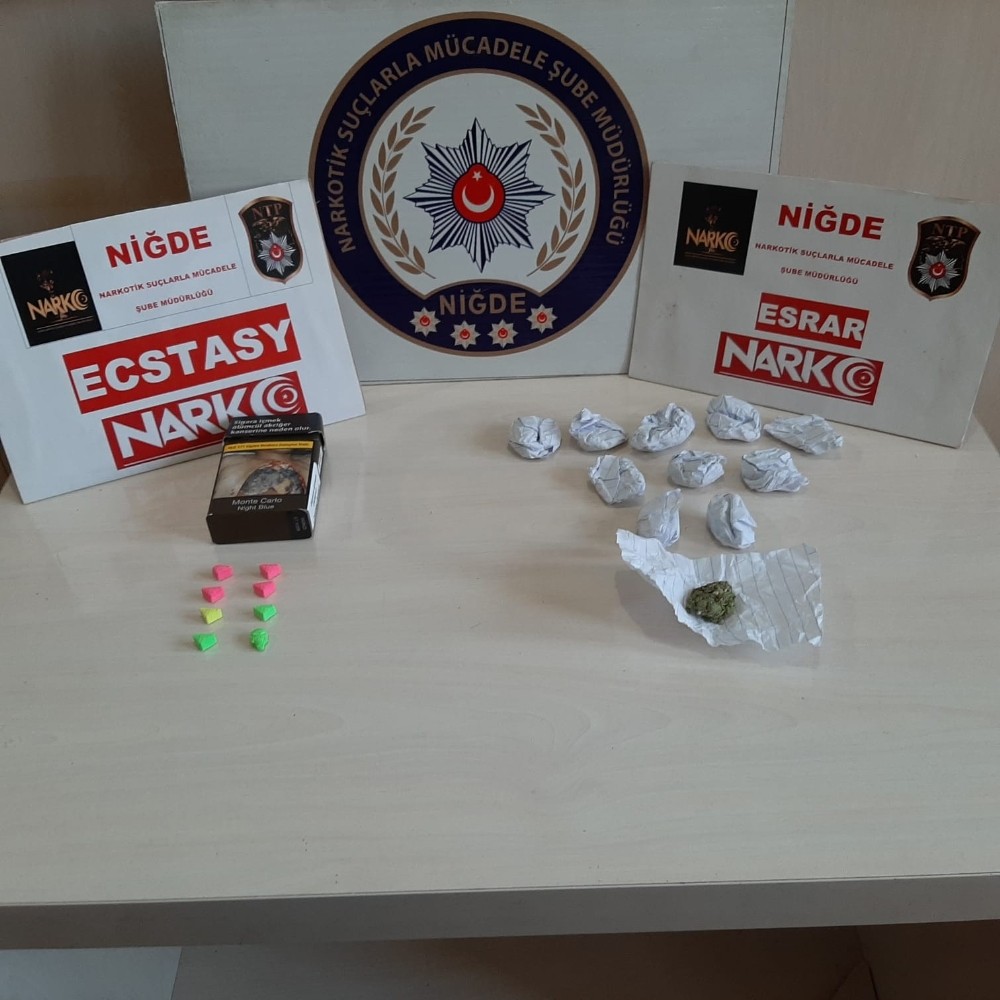 Uyuşturucu satıcısı 2 kişi gözaltına alındı 