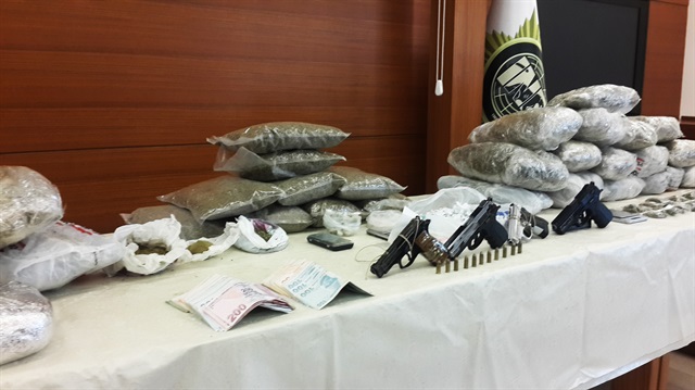 Uyuşturucu satıcısı 90 kişinin sorgusu sürüyor