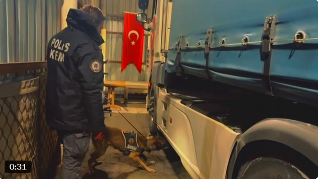 Uyuşturucu şebekesine büyük darbe! Bakanlık operasyonun ayrıntılarını açıkladı!