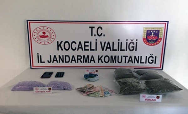 Uyuşturucu sevkiyatı yaparken yakalanan 2 kişi tutuklandı 