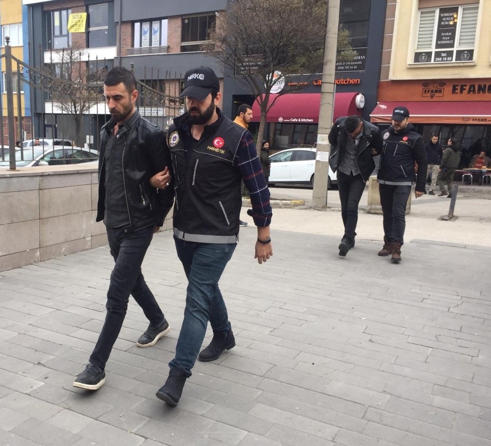 Uyuşturucu şüphelileri adliyede 