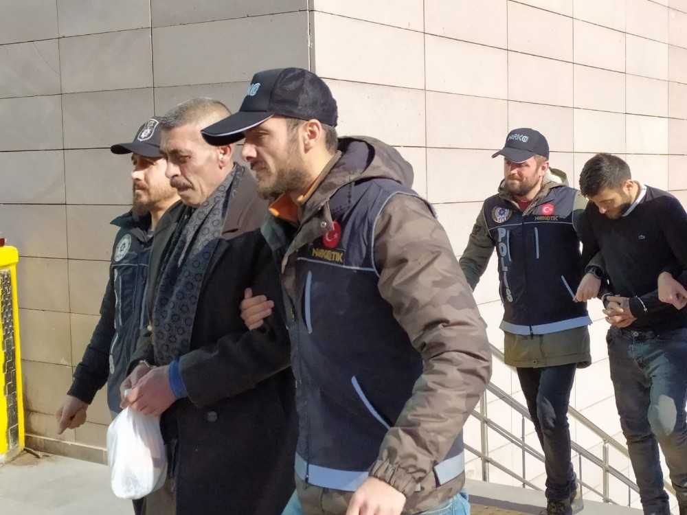 Uyuşturucu şüphelileri adliyede 