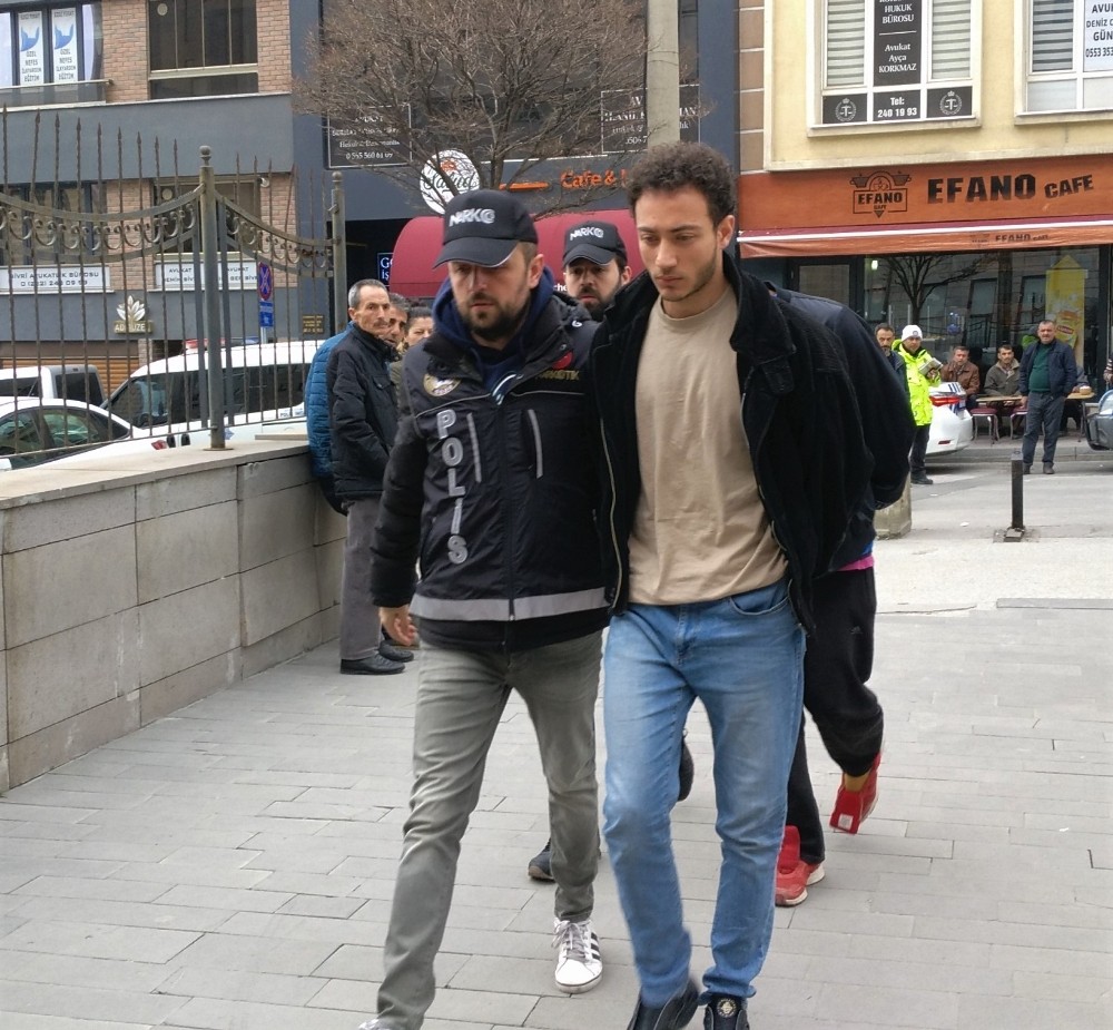 Uyuşturucu şüphelileri adliyede 