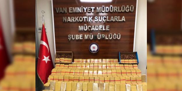 Uyuşturucu tacirleri bunu da yaptı! Hurma paketleri..