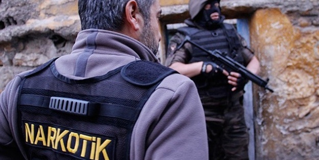 Uyuşturucu tacirleri gözlerini 500 polise açtı!