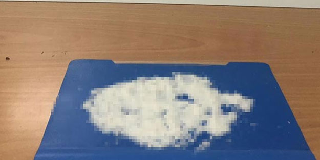 Uyuşturucu tacirleri suçüstü enselendi