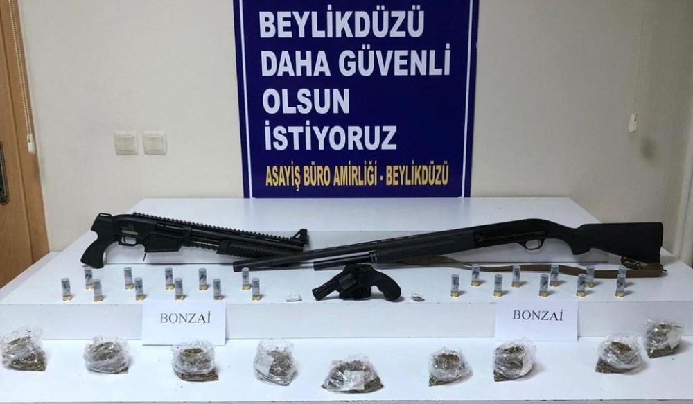 Uyuşturucu ve silah deposu yakalandı 