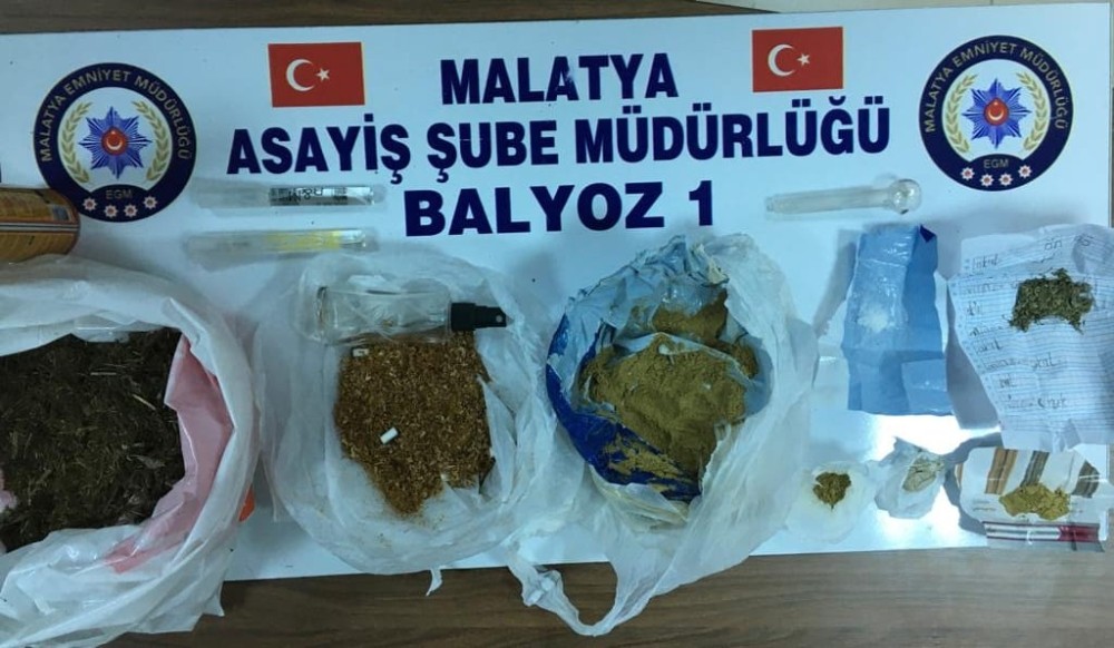 Uyuşturucu ve silah ele geçirildi 