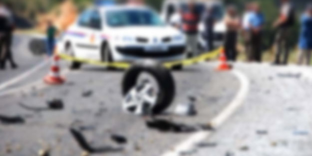 Uyuşturucu zanlıları trafik kazasında yakayı ele verdi