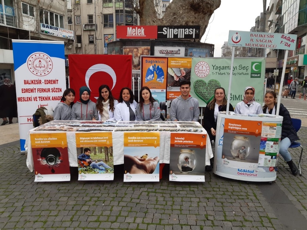 Uyuşturucudan uzak durulması için stant açtılar 