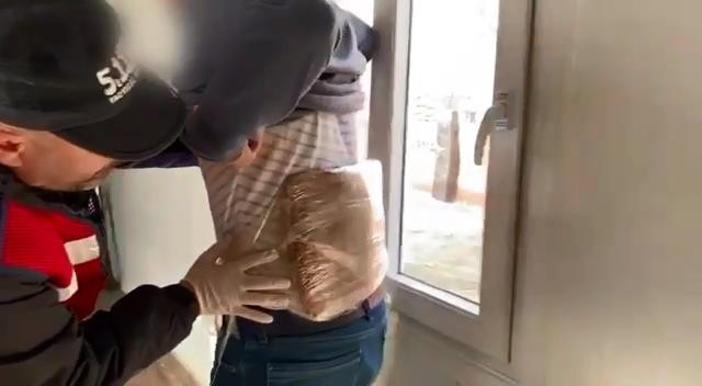 Uyuşturucunun üzerine salça sürdü ama Çiko’dan kaçamadı 