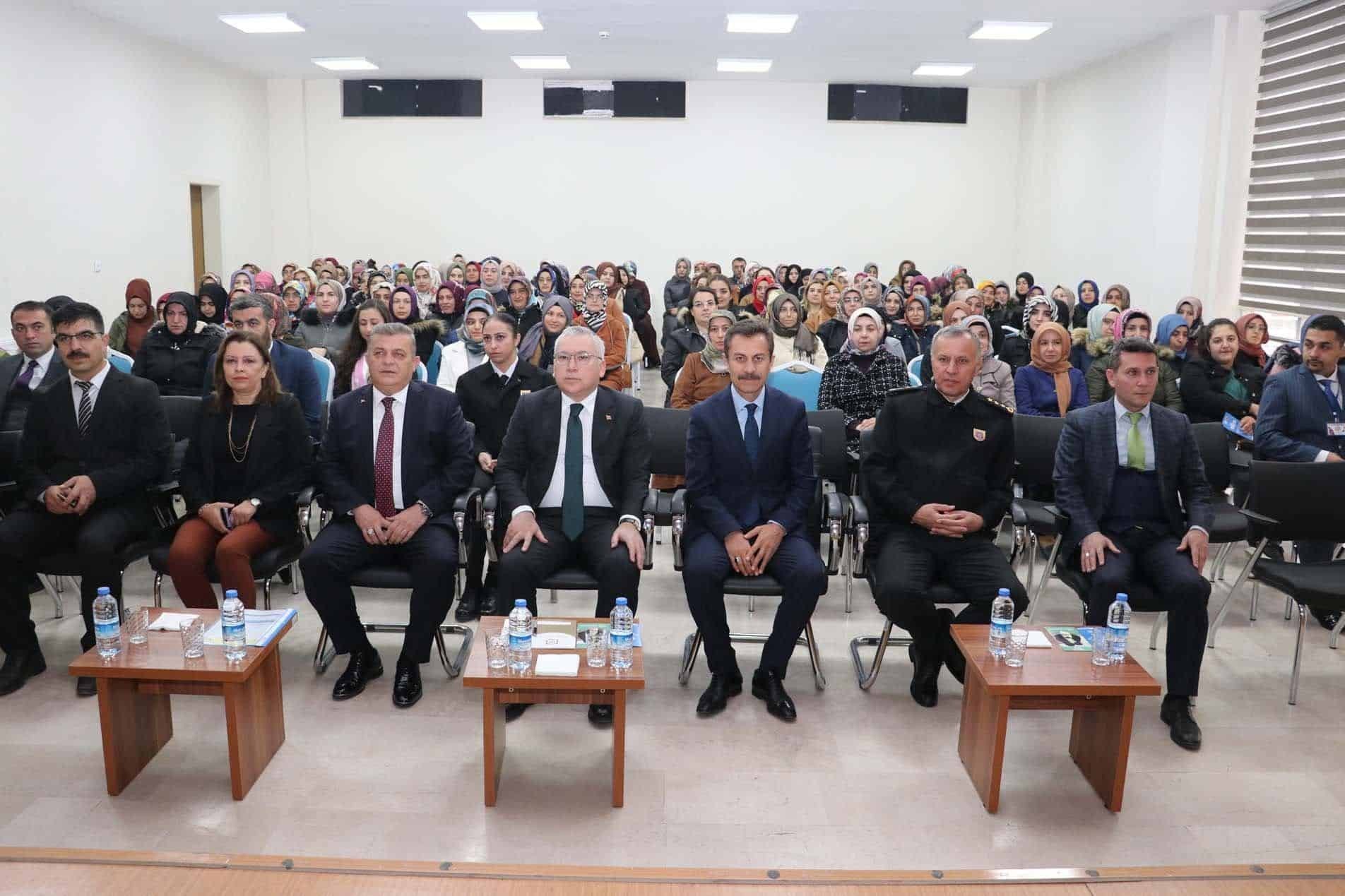 "Uyuşturucuyla mücadelede en önemli görev aileye düşüyor"