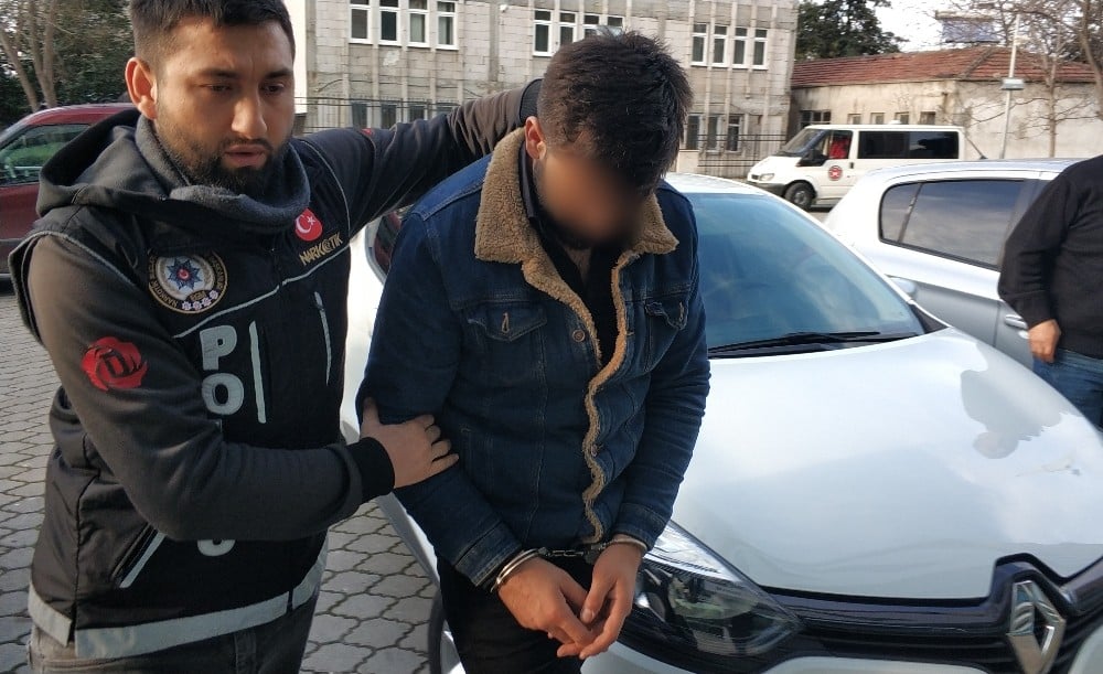 Uyuşturucuyla yakalanan şahıs adliyeye sevk edildi 