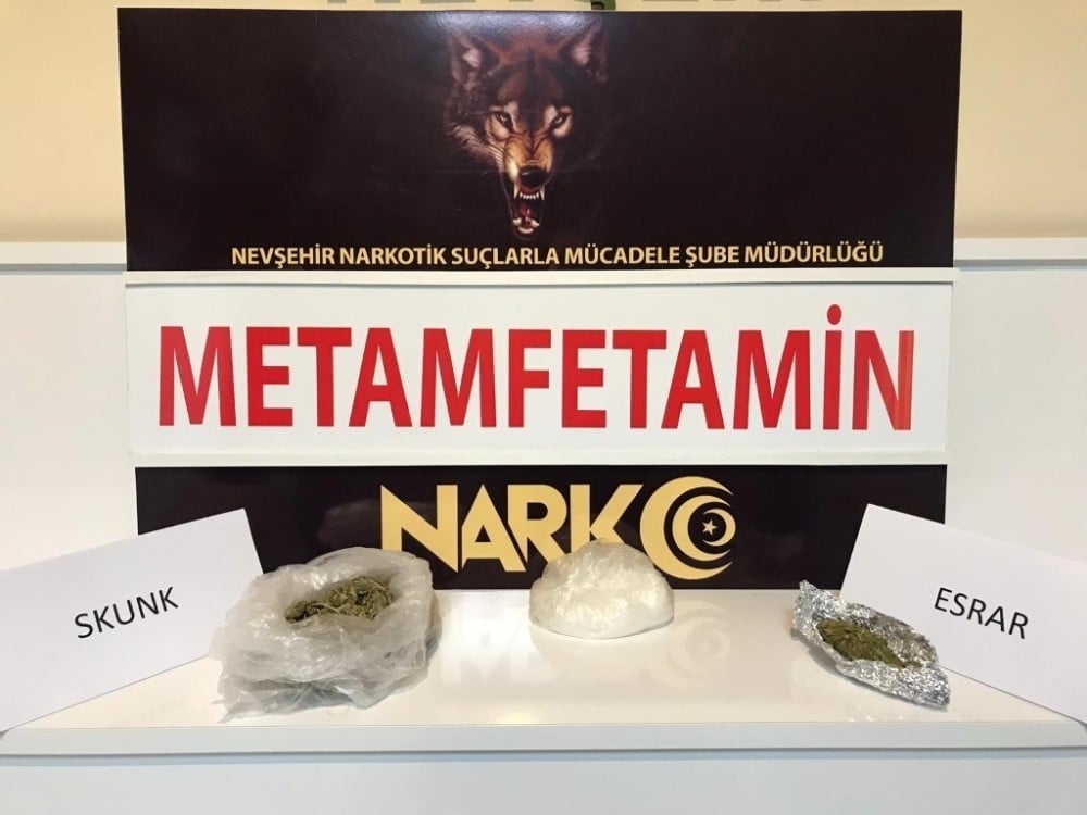 Uyuşturucuyu otomobilin hava filtresine saklayan şüpheli aranıyor 