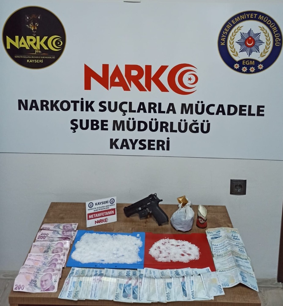 Uyuşturucuyu ses sistemine, paraları vites kutusuna zulalamışlar 