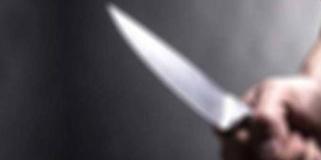 Uyuyan eşini bıçakladı, bıçağın kırılan parçası göğsünde kaldı