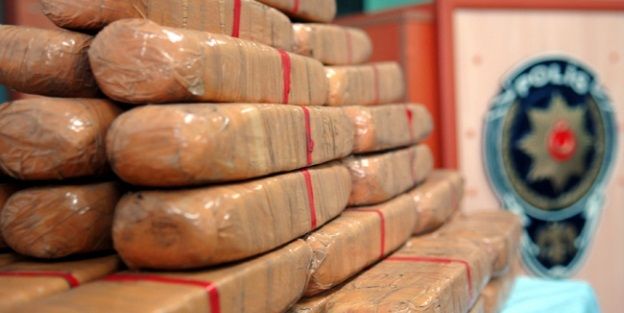 Zehir tacirlerine ağır darbe: 10 kişi tutuklandı