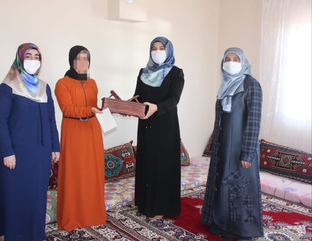 Uzaktan eğitimle hafız oldular 