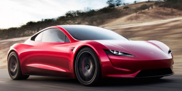 Uzaya çıkan ancak satışa çıkamayan Tesla Roadster için tarih verildi