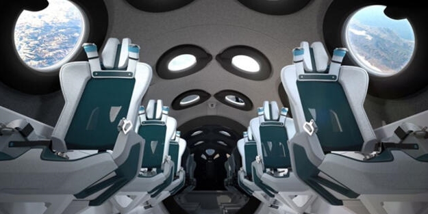 Uzaya turist götürecek araç tanıtıldı