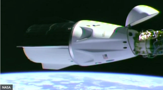 Uzayda mahsur kalan astronotları kurtarmak için...