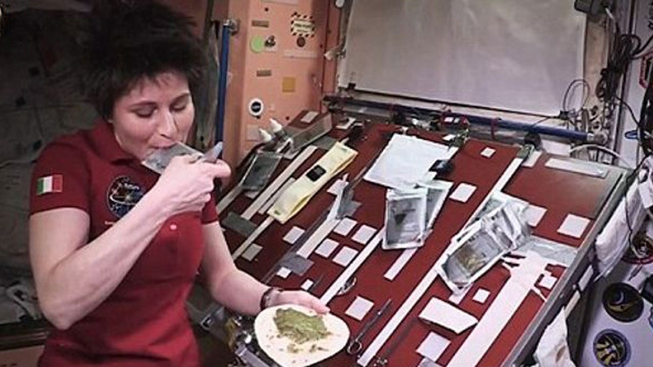 Uzayda yemek üretimi test ediliyor! Bilim kurgu gerçeğe dönüştü