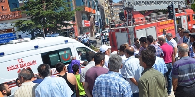 'Üzerimde bomba var' diyen soyguncuya linç!