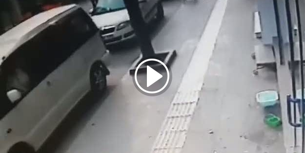Üzerinde anahtar bırakılan otomobille tur attı!