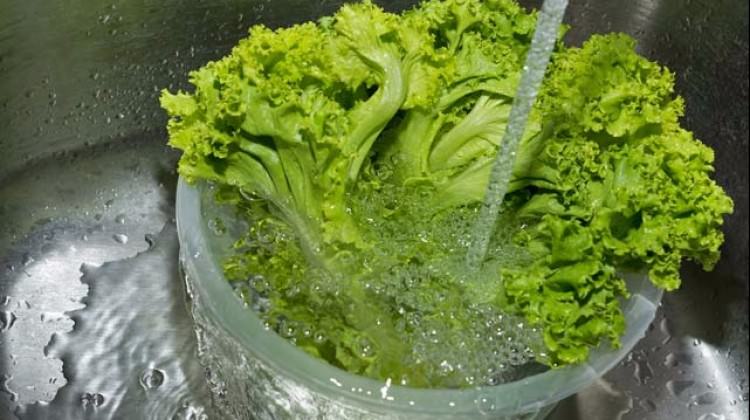 Üzerindeki ilaçtan kurtulmak için...