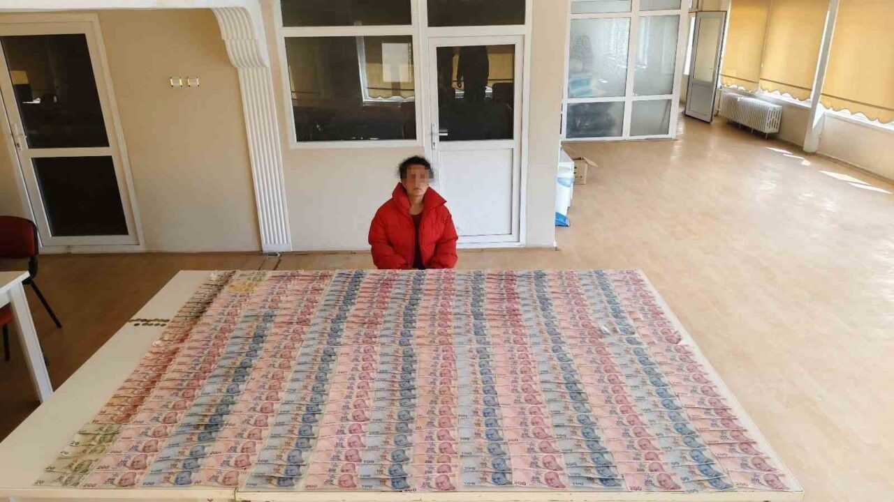 Üzerinden 50 bin 145 TL çıkan dilenciye bin 406 TL ceza kesildi