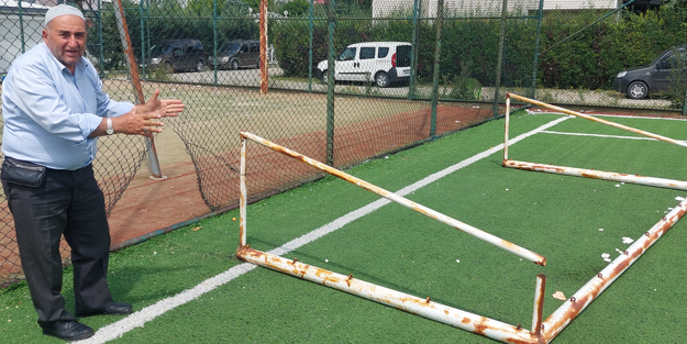 Üzerine kale direği devrilen 4 yaşındaki Selahattin, yaşamına tutunamadı