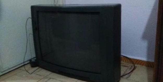 Üzerine televizyon düşmüştü! Kötü haber