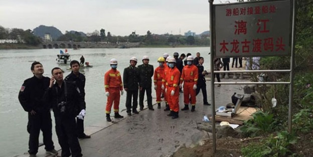 Üzerlerine kaya düşen 7 kişi öldü