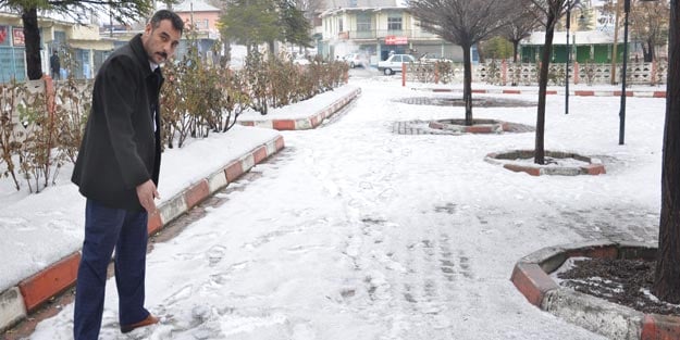 Üzerlerine kül yağıyor! 10 bin kişilik nüfus 500'e indi