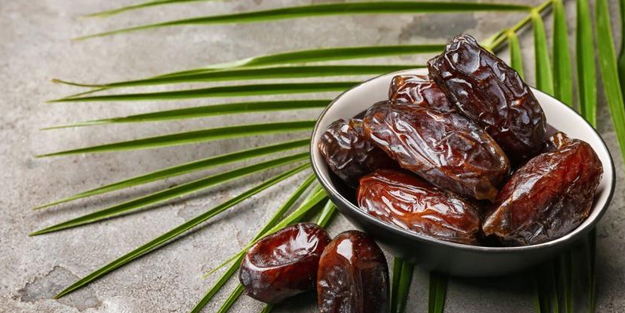 Uzm. Dr. Ender Saraç’tan göbek eriten hurma diyeti!