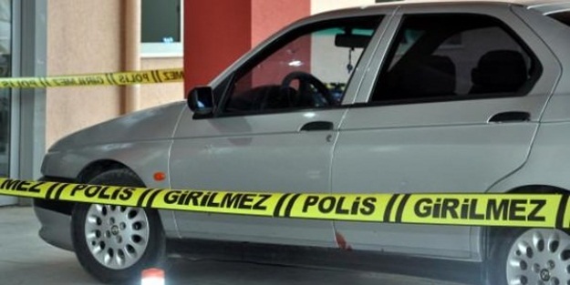 Uzman çavuşun aracı tarandı