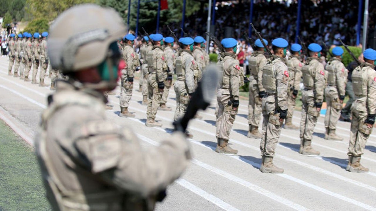 Uzman er ve erbaşlarla ilgili teklif kabul edildi! AK Parti’