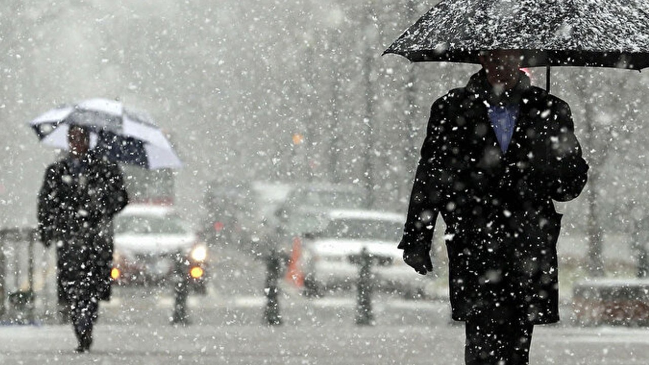 Uzman isim işaret etti: İstanbul'da lapa lapa kar yağışı için tarih belli oldu
