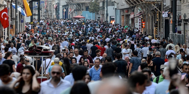 Uzman isim tarih verip açıkladı: Türkiye'de genç ve yaşlı nüfus eşitlenecek