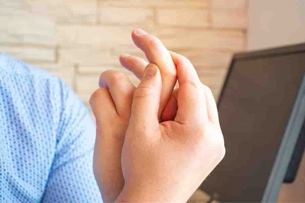 Uzman isim tek tek açıkladı! İşte sinir sıkışmasının 6 belirtisi