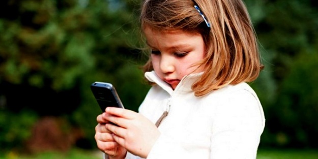 Uzman isim uyardı: Çocuklarda depresyona neden oluyor