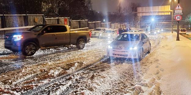 Uzman isimden İstanbul'daki kar yağışı için açıklama! Saat verdi